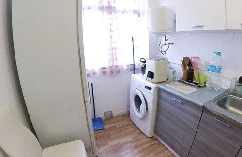 Alicante Apartment | Relaxing Room for Rent in Alicante with Spa & Breakfast