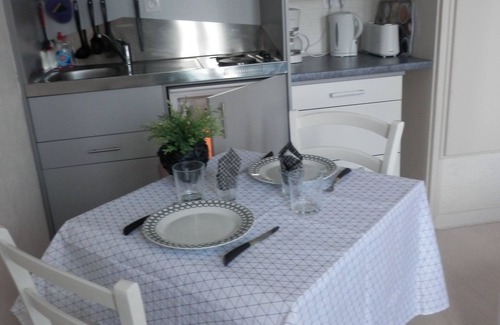 Bagnoles-de-l'Orne Apartment | Guest Rated 9.8: Ideal Seasonal Rental in Bagnoles de l'Orne