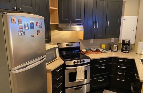 Happy Valley Apartment | Scenic SE House with Family-Friendly Amenities and Views