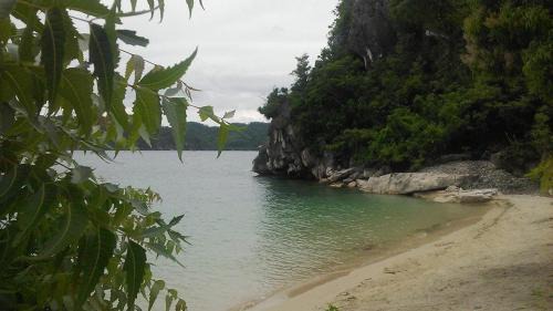Carles Resort | Discover Se San Beach Resort on Isla de Gigantes