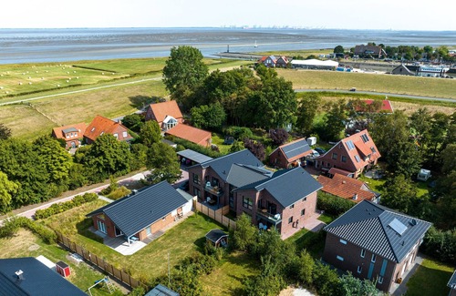 Fedderwardersiel Apartment | Experience Sea Comfort at HEIN: Oceanfront Apartment Awaits