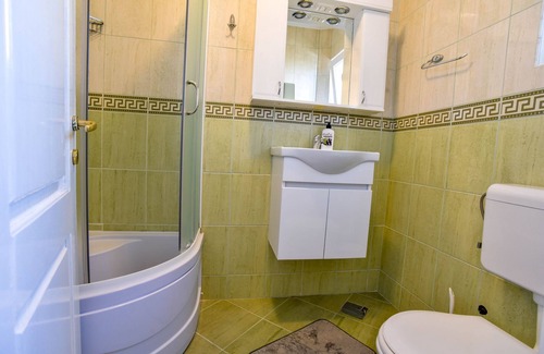 Dobrota Apartment | Relaxing Sea and Nature View Flat with Balcony in Kotor
