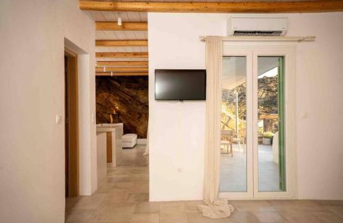 Milopotas Villa | Oceanfront Retreat at Sea and Sun ll: Family & Pet Friendly