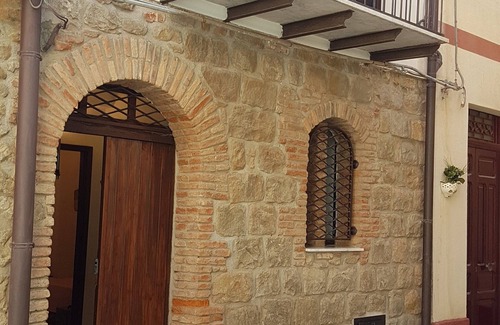 Pettineo House | Discover Art and Culture at Sea in Enchanting Sicily