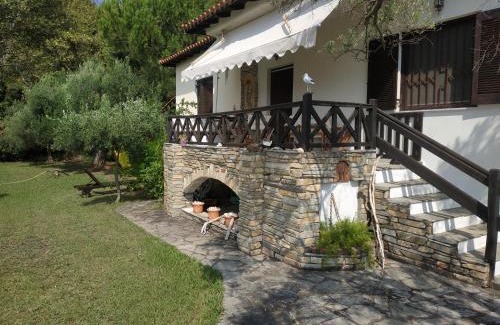 Elia House | Discover Sea Art House: Family-Friendly Retreat with 9.5/10 Rating