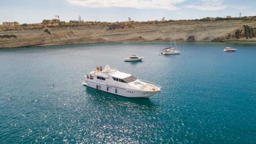 Madliena Boat Rental | Experience Oceanfront Bliss at Sea BaronIV "BedsonBoat"