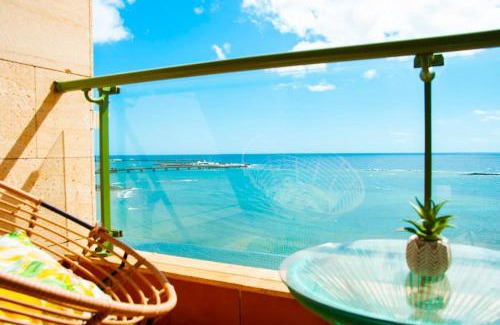 Arrecife Apartment | Beachfront Arrecife with Spectacular Views & Family-Friendly