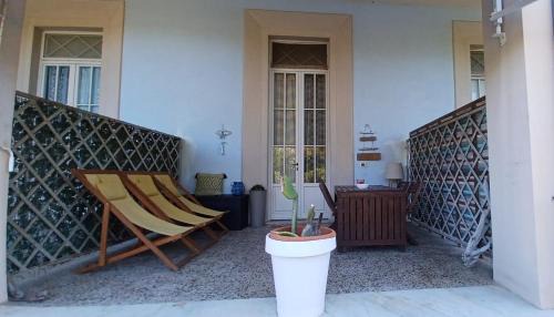 Calambrone Apartment | Tranquil Beachfront Haven with Ocean Views Awaiting You