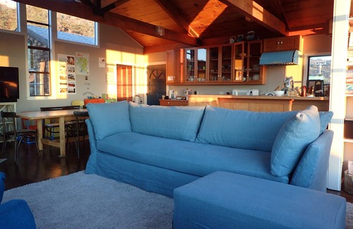 Stinson Beach House | Beachside Retreat: 2 Bedrooms, Ocean View & Family Friendly