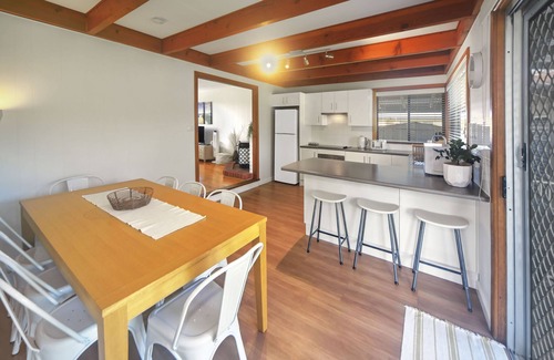 Callala Beach House | Ideal Family Retreat - Oceanfront Stay with Kitchen Access