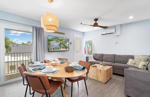 Siesta Key Village House | Relax at Sea Breeze - 4-Star Family-Friendly Retreat