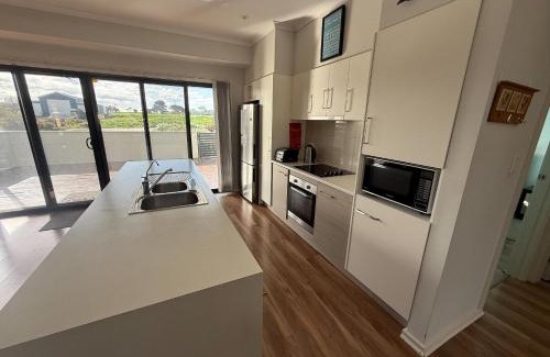 Melville House | Family-Friendly Retreat at Sea Breeze, Coobowie