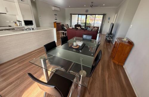Melville House | Family-Friendly Retreat at Sea Breeze, Coobowie