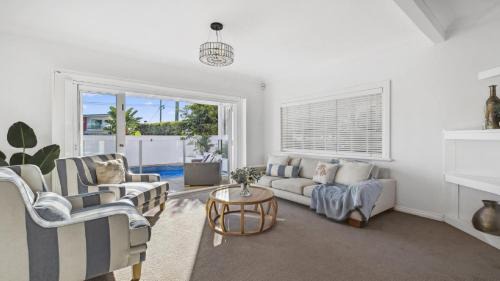 Coffs Harbour House | Relax at Sea Breeze: Family-Friendly & Pet Welcoming Retreat