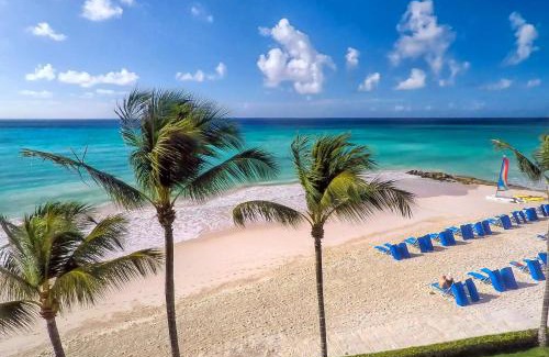 Oistins Hotel | Relaxing Sea Breeze Beach House with Oceanfront Amenities