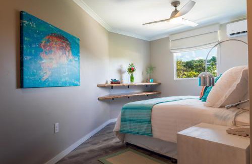 Oistins Hotel | Relaxing Sea Breeze Beach House with Oceanfront Amenities