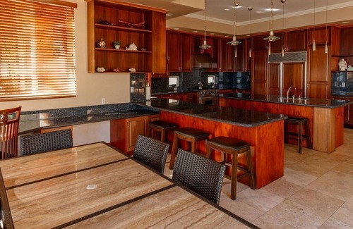 Kaneohe House | Sea Breeze Combo: Ocean View with Shared Hot Tub & Spa