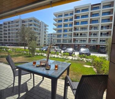 Baku Apartment | Sea Breeze Family Apartment with terrace , 2 rooms near Water & Lunapark