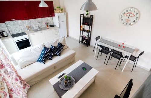 Kavala Apartment | Oceanfront Sea Breeze Flat - Guest Rated 9.9/10