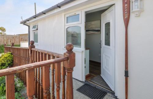 Dinas Dinlle House | Exceptional Sea Breeze - Guest Rated 10/10 Experience