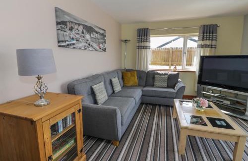 Dinas Dinlle House | Exceptional Sea Breeze - Guest Rated 10/10 Experience