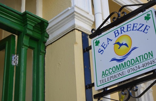Douglas Bed & Breakfast | Welcoming Sea Breeze Guest House - Family-Friendly Retreat