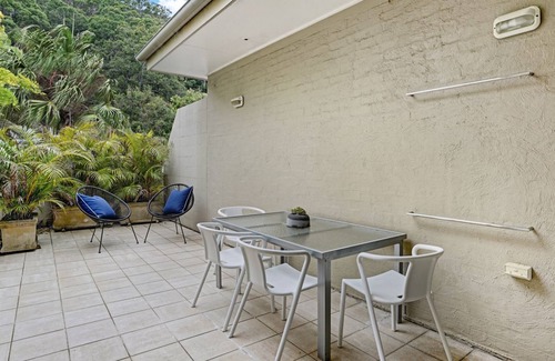Palm Beach Apartment | Oceanfront Escape: Sea Breeze at Palm Beach Awaits You