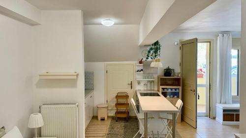 Porto Heli House | Pet-Friendly Getaway at Sea Breeze - Rated 9.3/10 by Guests