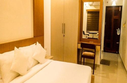 Kannur Apartment | Oceanfront Comfort at Sea Breeze Rest Inn with Breakfast