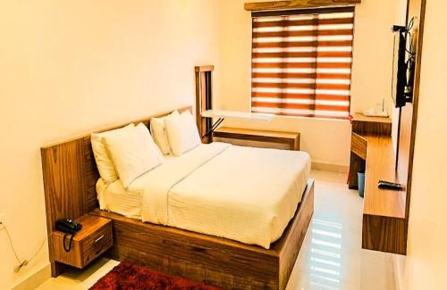 Kannur Apartment | Oceanfront Comfort at Sea Breeze Rest Inn with Breakfast