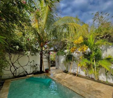 Gili Air Villa | Oceanfront Sea Breeze Villas - Gili Air with Pool Access
