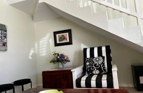 Still Bay House | Discover Sea Breeze: Pet-Friendly Haven with Top Ratings