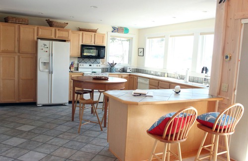 Tremont House | Elegant Waterfront Getaway with Pool & Breakfast Included