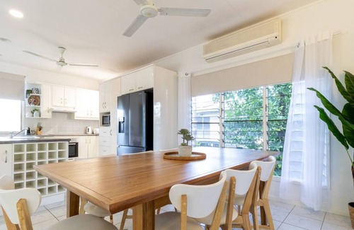 Rapid Creek House | Sea Breezes on the Foreshore | Massive Pool