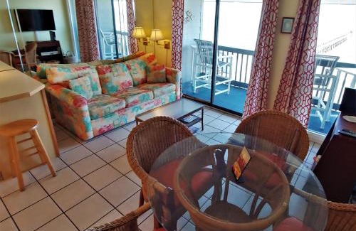 North Myrtle Beach Apartment | Cozy Sea Cabin Unit 304 in Cherry Grove with Pool Access