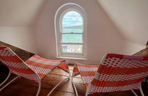 New Quay House | Sea Captain's Town House: Scenic Ocean Views & Pet Friendly