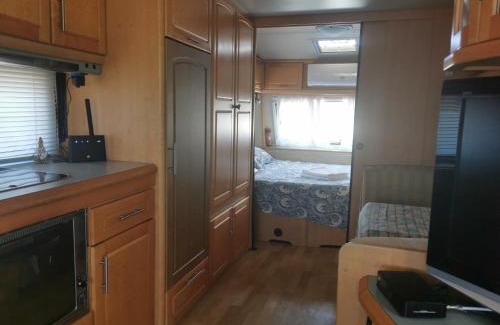 Kiten Other | Beachfront Sea Caravan: Pet-Friendly Getaway Awaits!