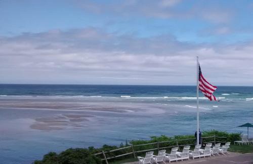 Ogunquit Hotel | Oceanfront Bliss at Sea Chambers - Rated 9.3/10 by Guests