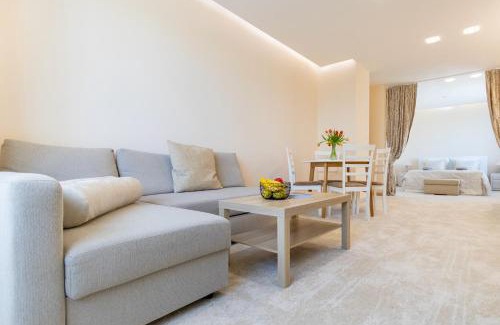 Golden Sands Apartment | Sea Charm by RV Apartments