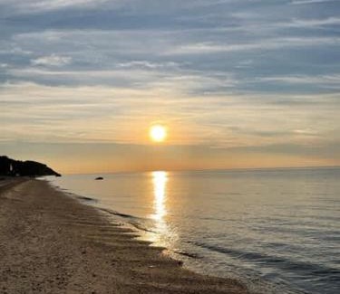 Wading River House | Cozy Sea Cliff Retreat: 5 Mins to Beach & Family-Friendly