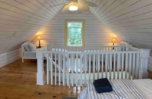 Edwardsville House | Oceanfront Bliss at Sea Cliff Cottage - Rated 10/10!