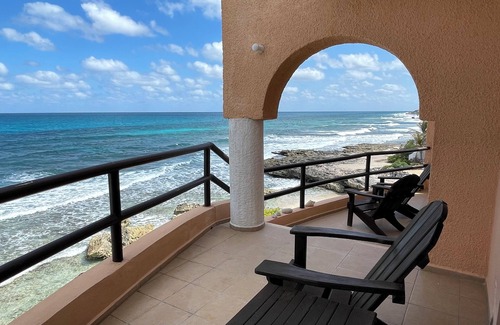 Isla Mujeres Apartment | Beachfront Getaway at SEA CLIFF – A Caribbean Escape Awaits!