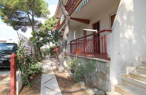 Ginosa Marina House | Tranquil Sea Cottage in Pinewood – Family-Friendly Retreat