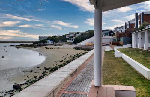 Langebaan House | Oceanfront Family Retreat at Sea Cottage – Rated 9/10