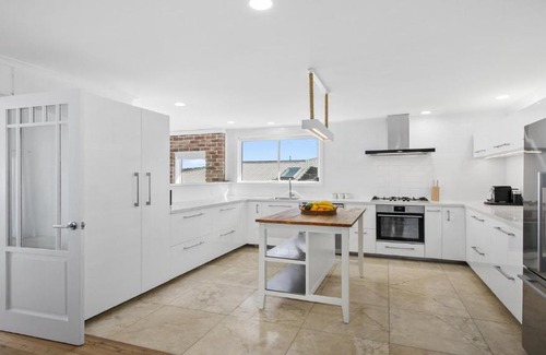Copacabana House | Relax at Sea Crest: Family-Friendly Hotel with Pool Access
