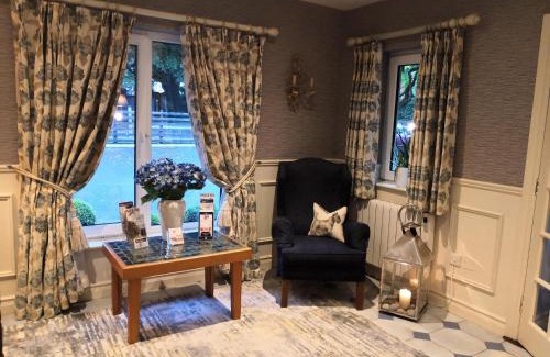 Tullamore Bed & Breakfast | Elegant Sea Dew B&B: Family-Friendly with Excellent Ratings