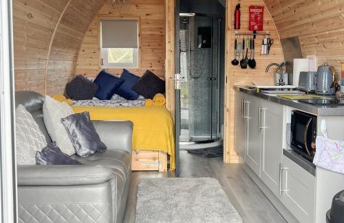 Mablethorpe House | Discover Sea Dreams: Family-Friendly with Hot Tub Access