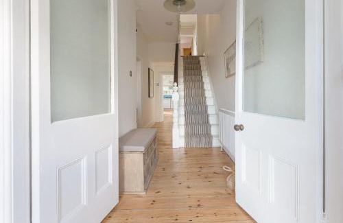 St Ives House | Ocean View at Sea Dream - Family Friendly 4-Star Stay