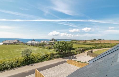 Marazion House | Pet-Friendly Sea Dreams: Rated 9.5/10 by Guests