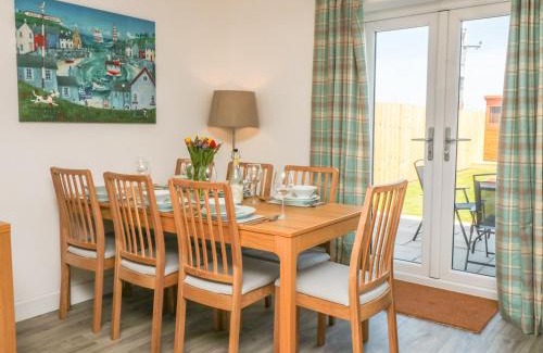 Marazion House | Pet-Friendly Sea Dreams: Rated 9.5/10 by Guests
